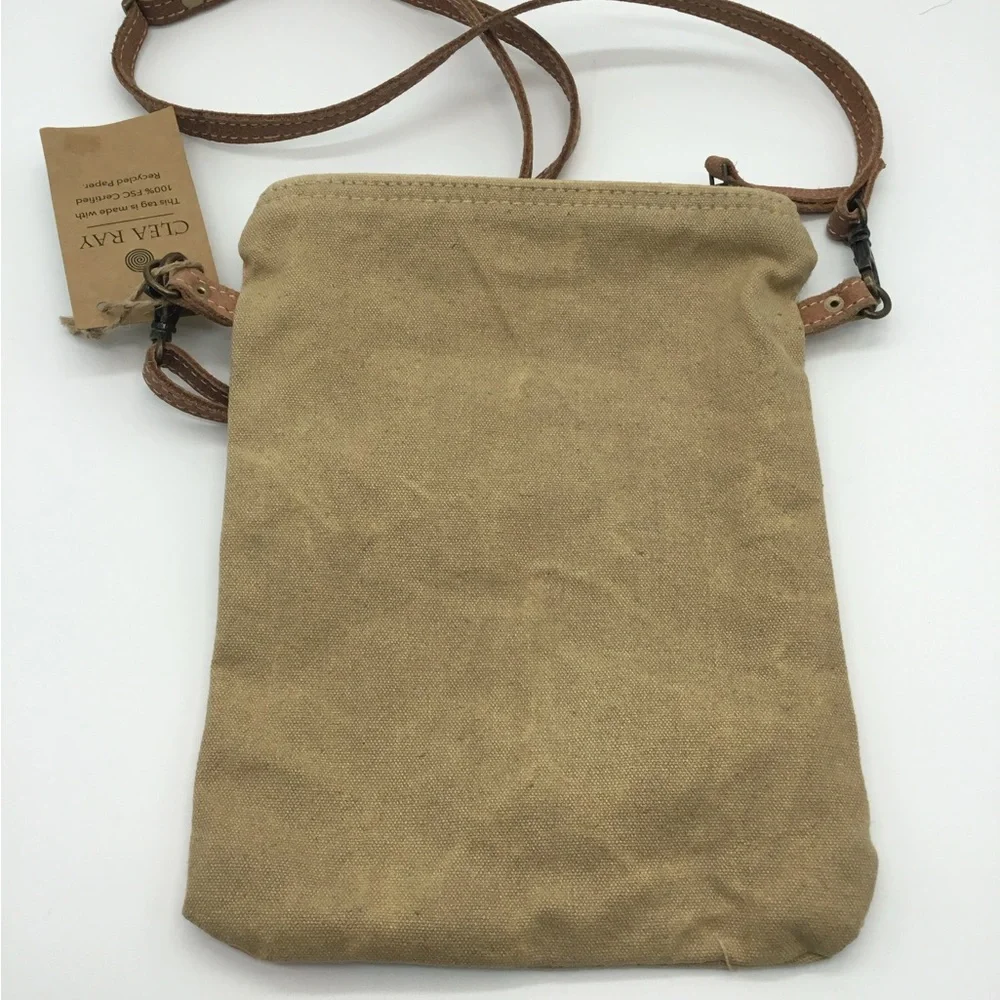 Clea Ray Salt Lake City Passport Canvas‎ Crossbody NWT